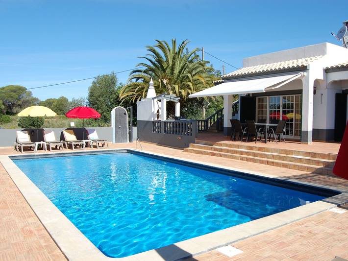 Ferienhaus für 8 Personen, mit Terrasse und Garten sowie Pool in Santa Bárbara de Nexe