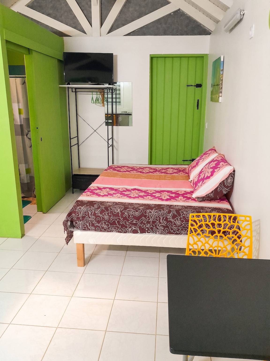 Encantador bungalow en Petit-Bourg con jardín privado in Petit-Bourg, Guadalupe
