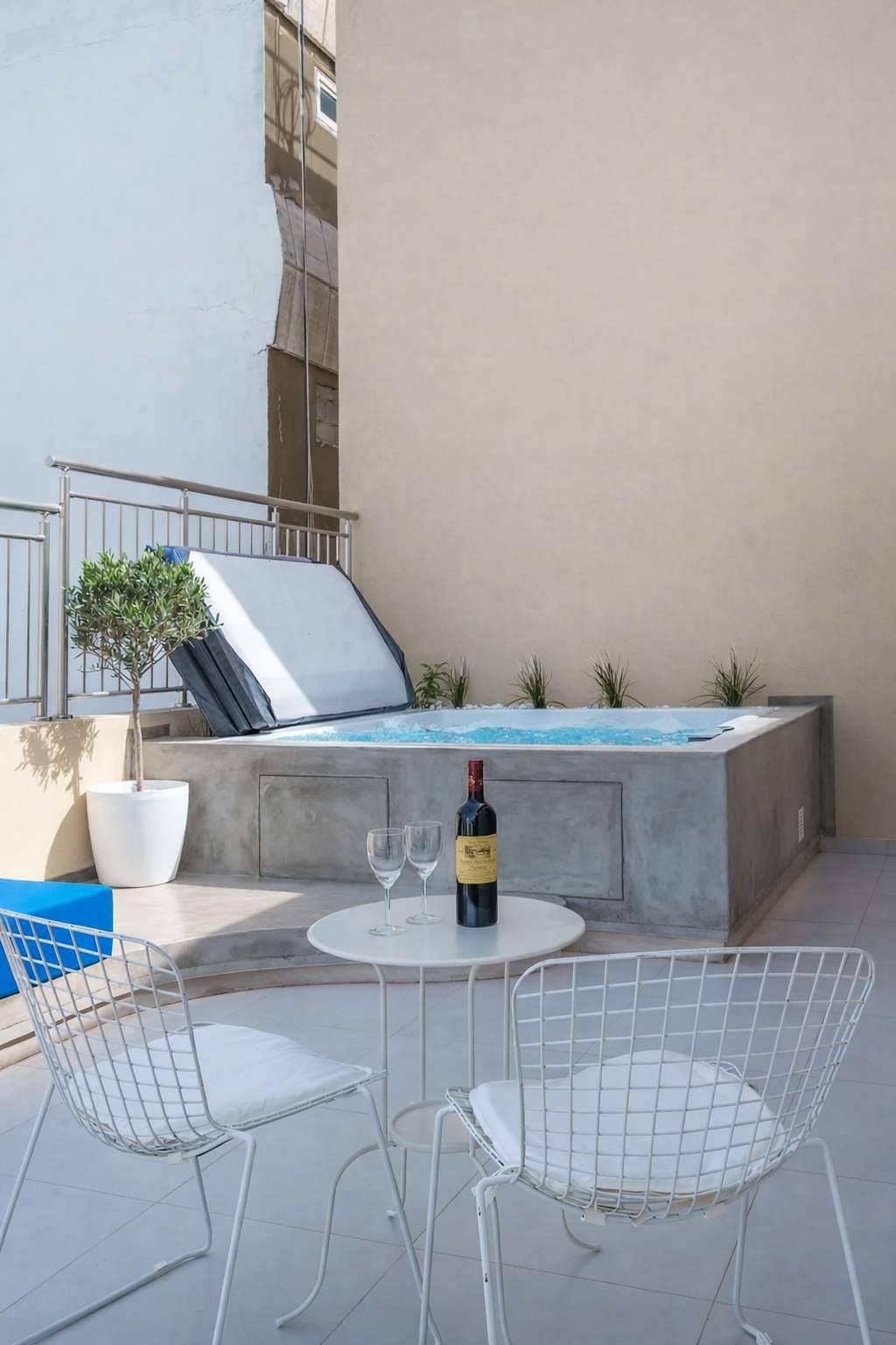 Ganze Wohnung, Irakleio Notos Boutique Aprtments 3Private Jacuzzi in Iraklio-Heraklion und Umgebung