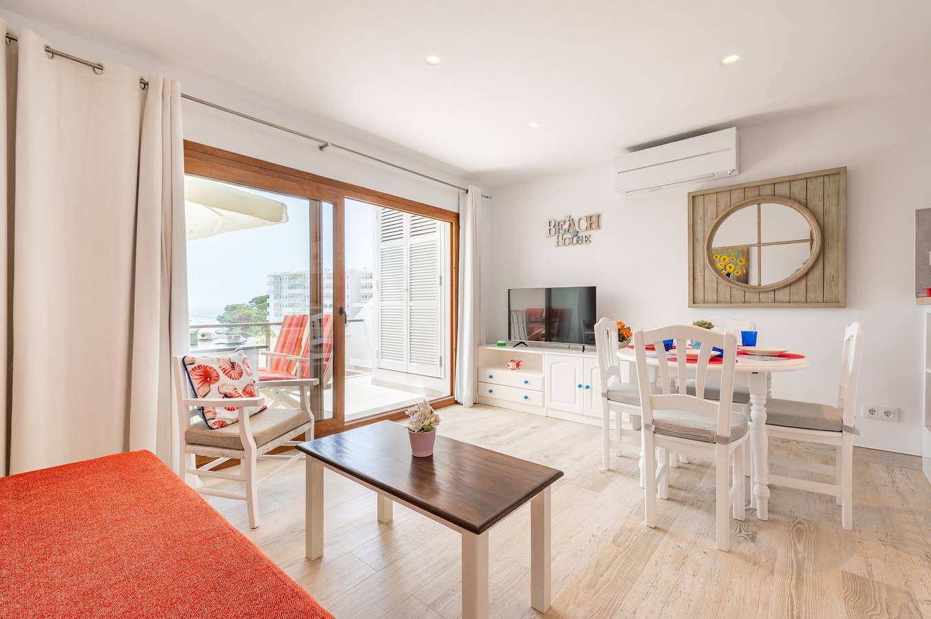 Entire apartment, "Ola De Mar" with Shared Pool, Wi-Fi, and Air Conditioning (Tourist Tax Included) in Cala Serena, Felanitx