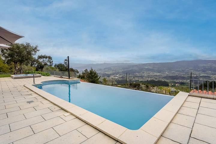 Location de vacances pour 8 personnes, avec Balcon et Terrasse ainsi que Jardin et Piscine dans Jolda (Madalena) e Rio Cabrão - 2