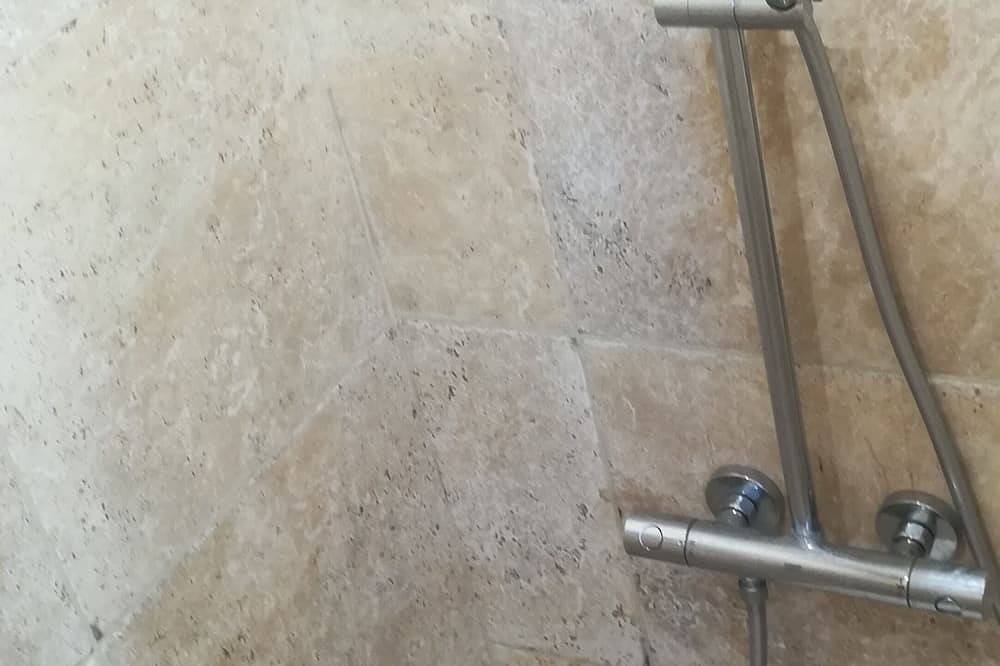 Im Herzen des Luberon Luxus-Apartment mit privatem beheiztem Pool in einer ruhigen in Reillanne, Regionaler Naturpark Luberon