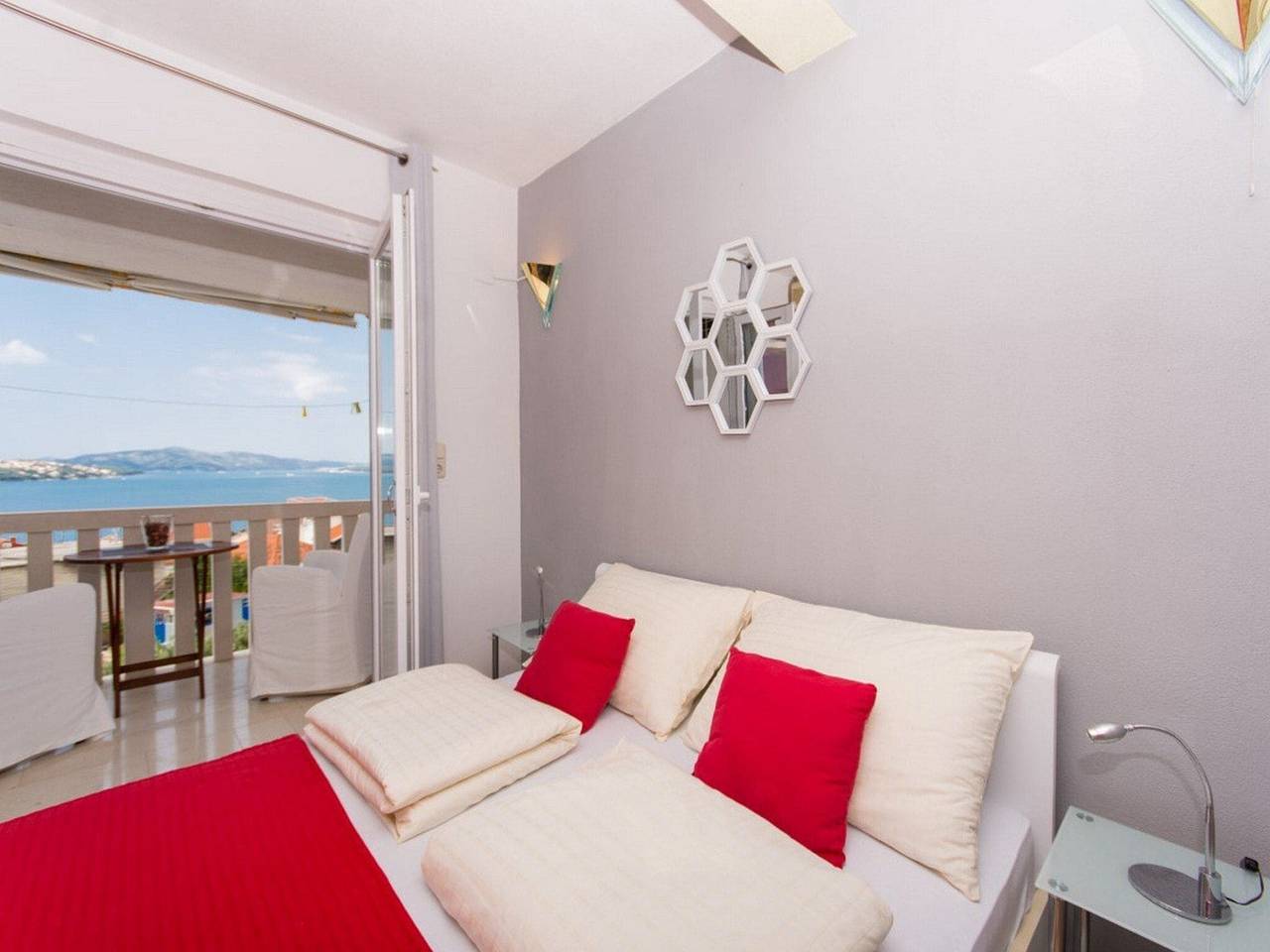 Cijeli apartman, Villa Stil - Studio Apartment with Balcony and Sea View 103 in Okrug Gornji, Ciovo
