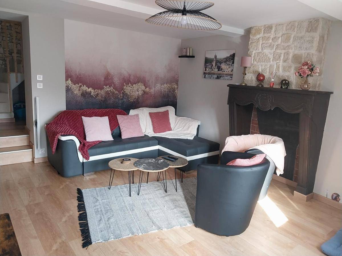 Two-Bedroom House in Bogny-sur-Meuse, Parc naturel régional des Ardennes