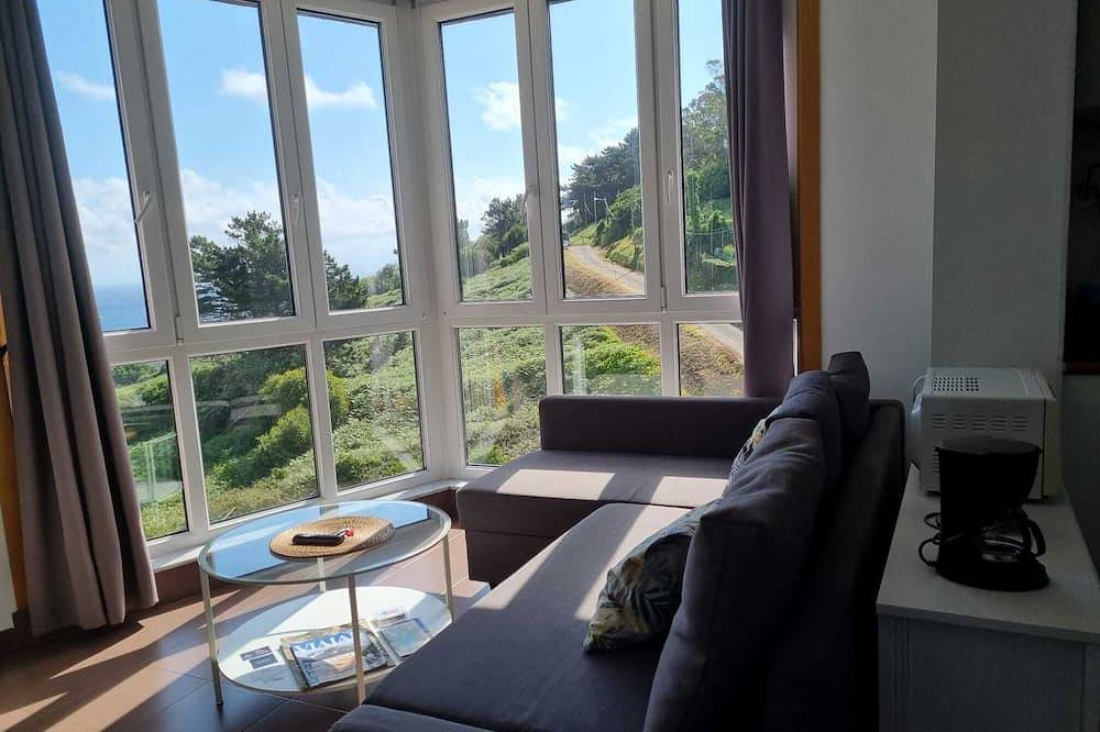 Entire apartment, Complete apartment with sea and mountain views in Malpica de Bergantiños, Costa da Morte