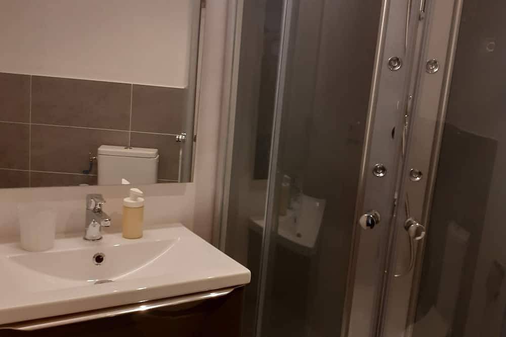 Entire apartment, At the foot of Mont Ventoux
Village center
Fully renovated apartment in Malaucène, Parc naturel régional du Mont-Ventoux