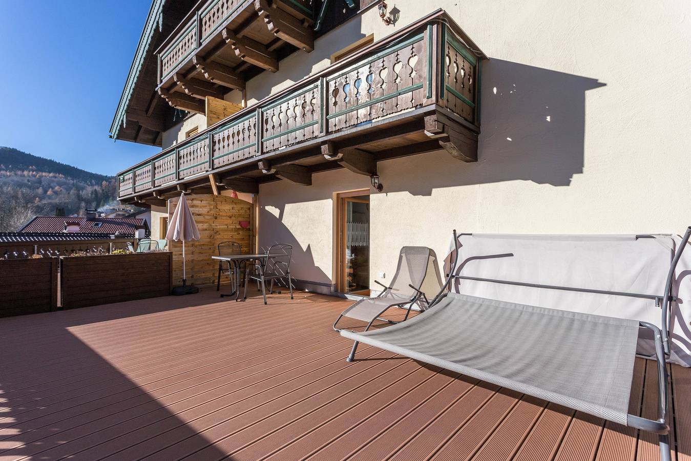 Ganze Wohnung, Ferienwohnung "Bernstein" in der Nähe des Skilifts mit Bergblick, Wlan, Balkon & Terrasse in Mittenwald, Bayerische Alpen