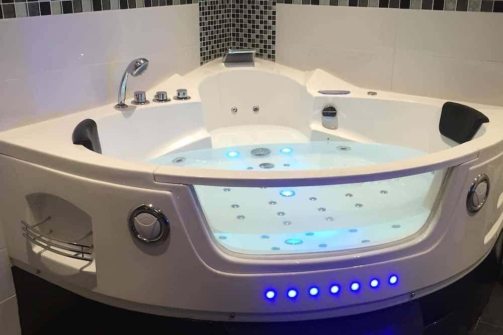 Appartement entier, Le Love Spa appartement détente romantique avec Jacuzzi,Sauna... in Lyon, Lyon et ses environs