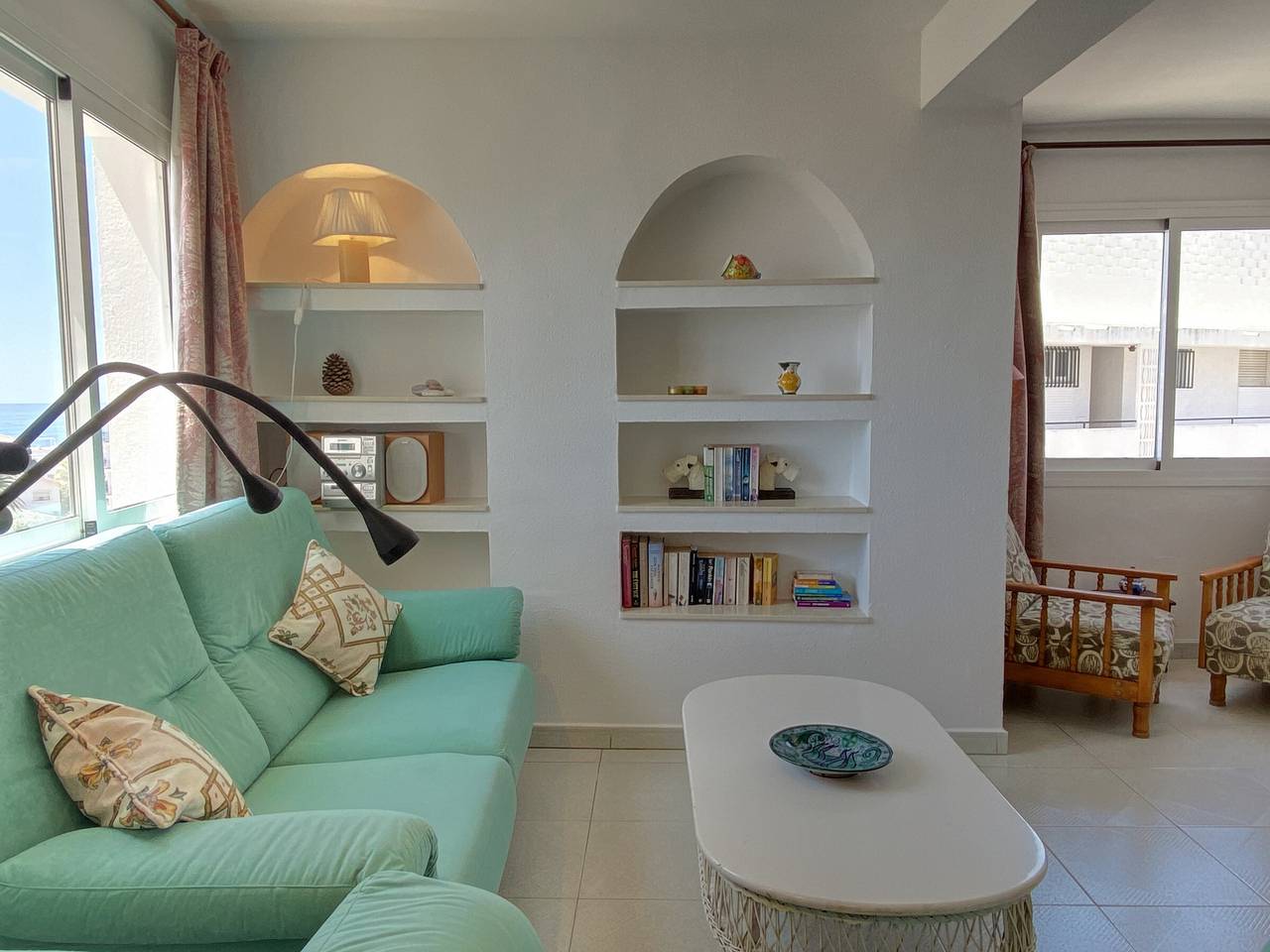 Appartement entier, Magnifique appart moderne à Nerja, proche mer avec Wi-Fi et clim in Playa Carabeíllo, Nerja