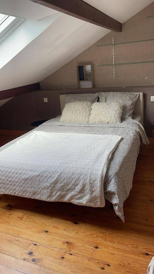 Gîte pour 2 personnes, avec terrasse ainsi que vue et jardin à Guécélard - 3