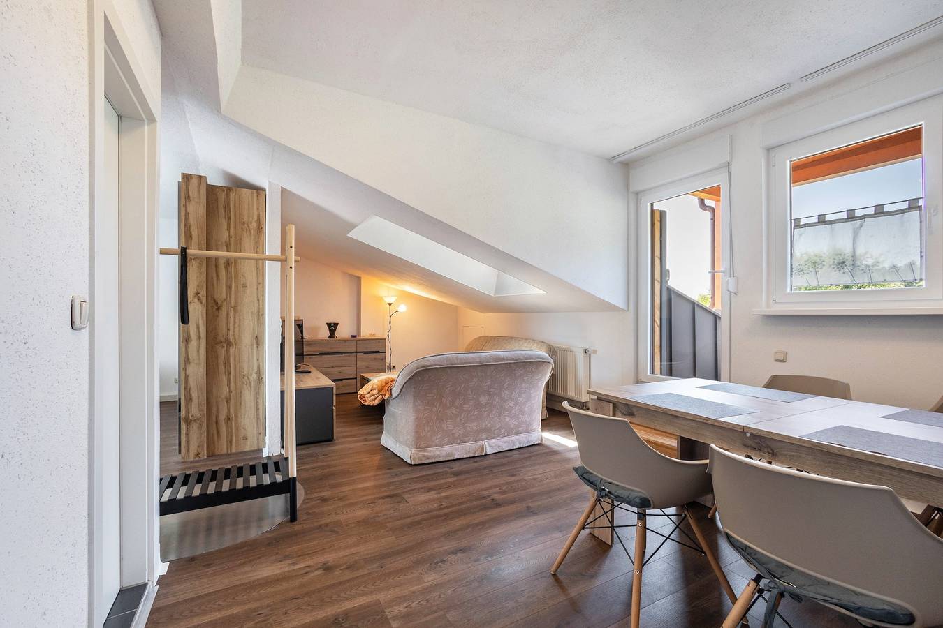 Apartamento entero, Apartamento 'Luna' con vistas a la montaña, Wi-Fi y aire acondicionado in Bindlach, Frankenalb