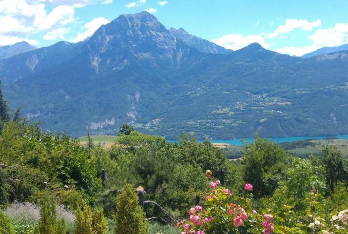 Gîte pour 2 personnes, avec terrasse ainsi que vue sur le lac et jardin à Prunières - 2