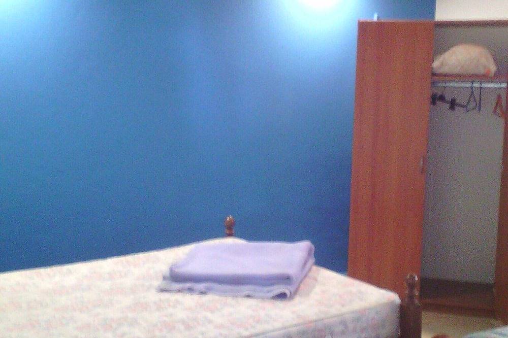 Ganze Wohnung, Geräumige Wohnung im Erdgeschoss in der Nähe der besten Strände an der Algarve Westküste in Arrifana, Aljezur