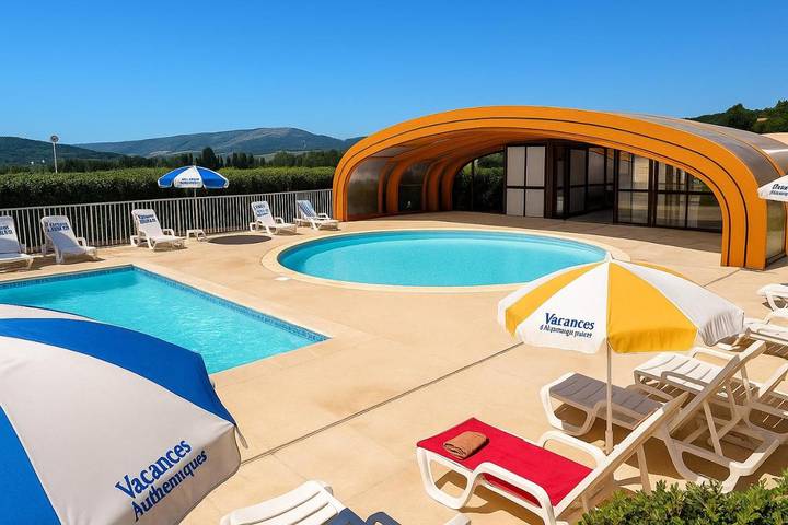 Location de vacances pour 4 personnes, avec jardin ainsi que vue et piscine à Saint-Étienne-les-Orgues - 2