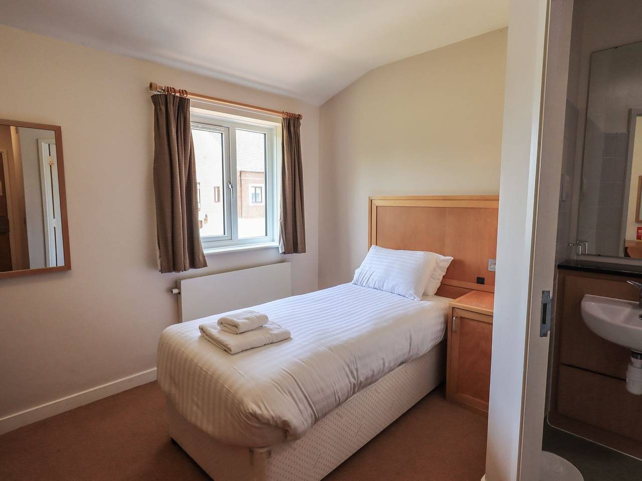 Jubilee First-floor Single Bedroom in Penrith, Lake District
