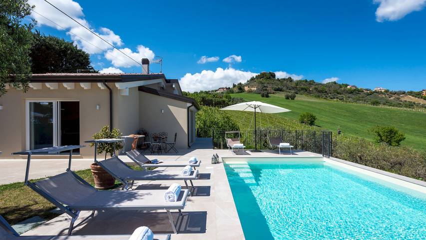 Dimora Campo delle Mura 4+2, Emma Villas in Acquaviva Picena, Riviera delle Palme