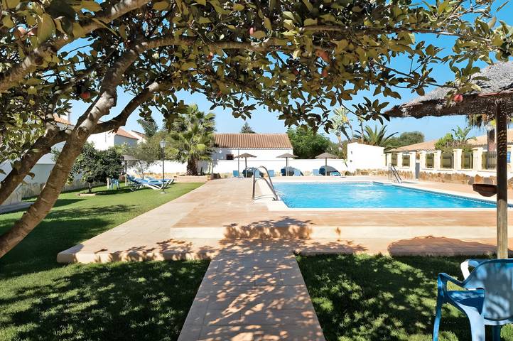 Ferienhaus 'Miguelin 4' mit Gemeinschaftspool, Wlan und Klimaanlage in Playa de Zahora, Barbate