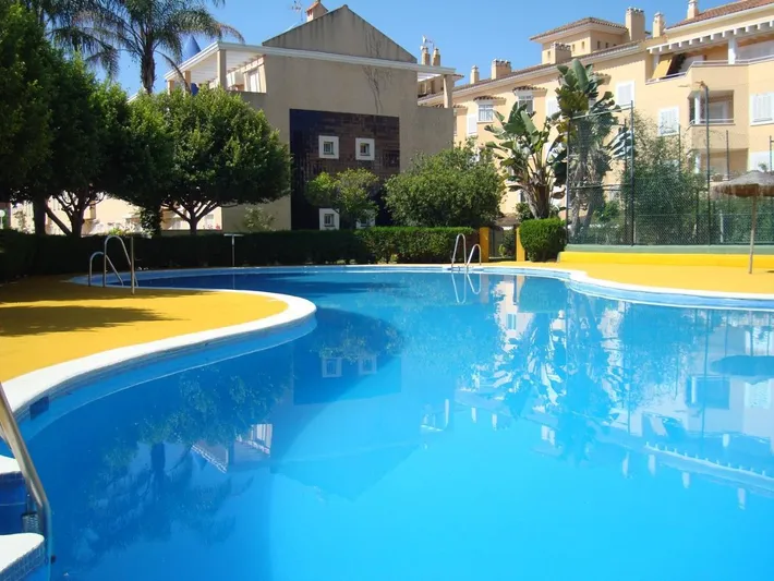 Apartamento de vacaciones para 3 personas, con piscina y jardín - 1