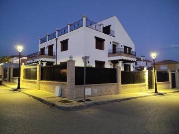 Chalet para 8 personas, con jardín y piscina además de piscina para niños y jacuzzi, Familias con niños en Provincia de Jaén