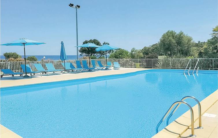 Location de vacances pour 6 personnes, avec jardin ainsi que terrasse et piscine à Cervione - 4