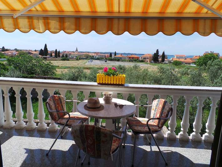 Ferienwohnung für 4 Personen, mit Balkon und Garten in Fazana