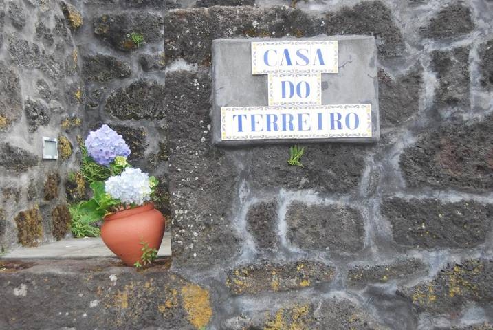 Location de vacances pour 3 personnes, avec jardin et vue, animaux acceptés à Lajes do Pico - 2