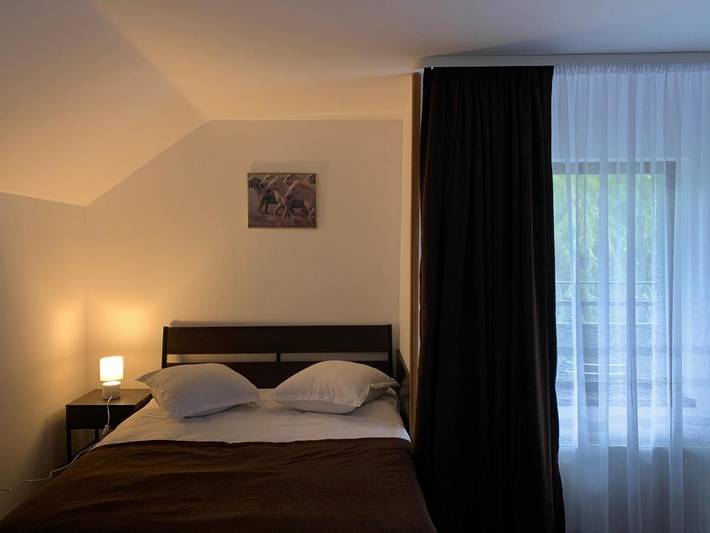Gîte pour 5 personnes, avec terrasse et vue à Sinaia