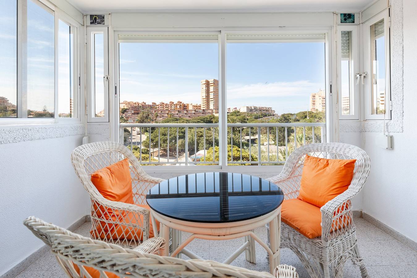 Entire apartment, Apartment 'El Buen Sol' with Sea View, Shared Pool and Wi-Fi in La Manga del Mar Menor, Cartagena