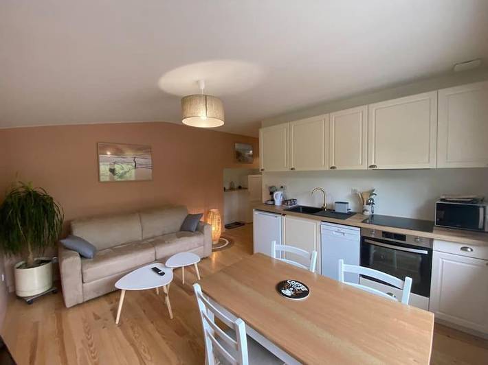Gîte pour 4 personnes, avec vue ainsi que jardin et vue sur le lac, adapté aux familles à La Rivière - 3