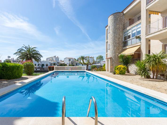 Appartement de vacances pour 4 personnes, avec jardin et terrasse à Empuriabrava