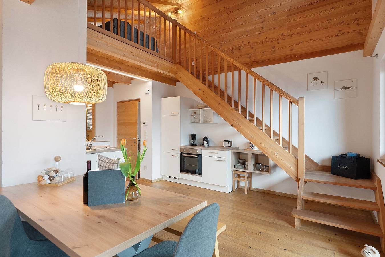 Ganze Wohnung, Apartment 'Felixdachl' mit Bergblick, Gemeinschaftspool und WLAN in Bozner Leitach, Ritten