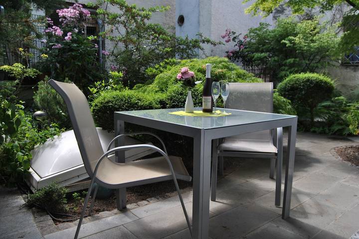 Ganze Ferienwohnung, Ferienwohnung zum Menzinger-Garten - Ferienwohnung Paula, 40qm, 1 Schlafzimmer, max. 2 Personen in Überlingen, Region Bodensee-Oberschwaben