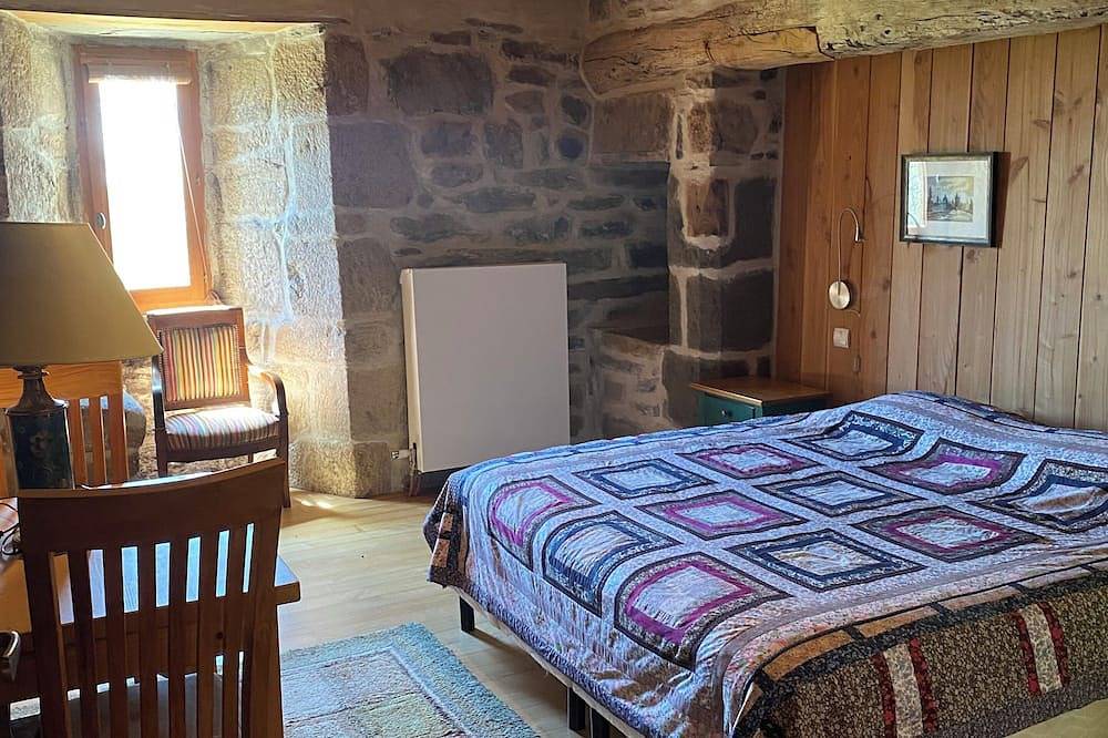 Authentique Maison du Plateau Ardéchois du 16eme Siècle Entièrement Restaurée in Sagnes-et-Goudoulet, Parc naturel régional des Monts d'Ardèche