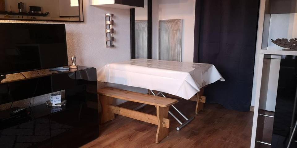 Gîte pour 4 personnes, avec terrasse et vue dans Cinéma L'Aiguille - 4