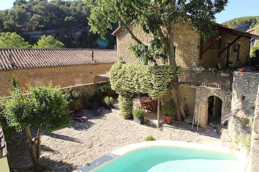 Le refuge - Une superbe gîte à Fontaine de Vaucluse près du Luberon. in Fontaine-de-Vaucluse, Vaucluse