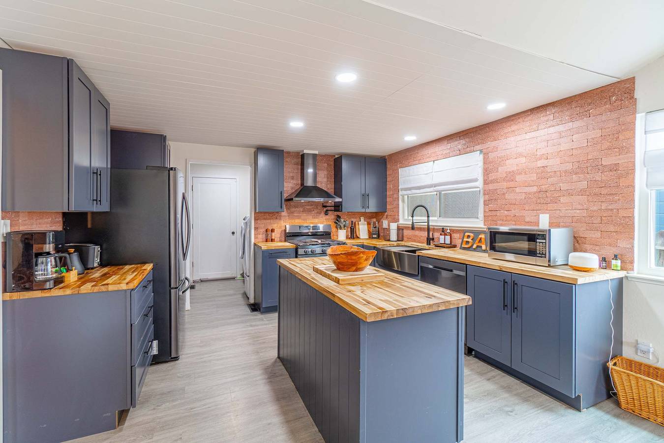 Cozy Family Haven in Sparks - Pet Friendly - Fenced Yard in Sparks, Nevada