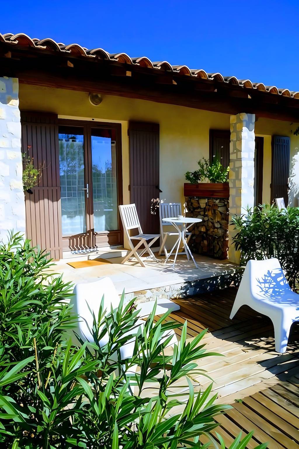 Chambre d’hôtes « Toucan » avec terrasse privée, Wi-Fi et climatisation in Gras, Privas