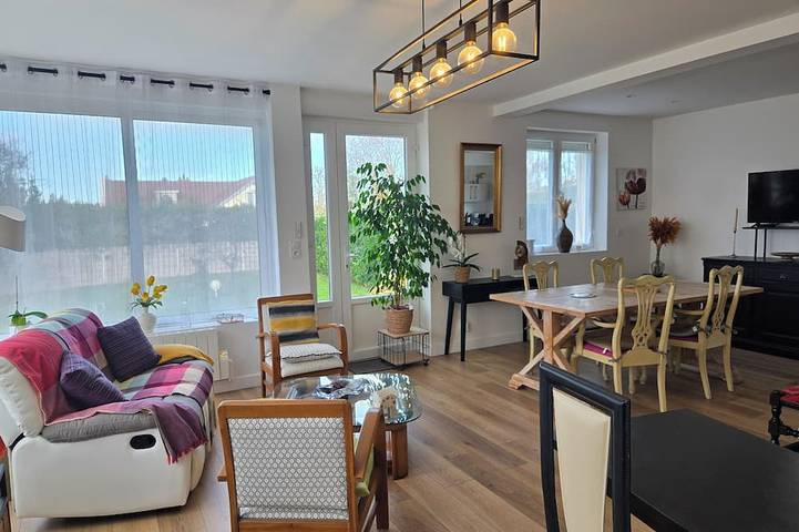 Location de vacances pour 4 personnes, avec jardin à Bretteville-sur-Odon