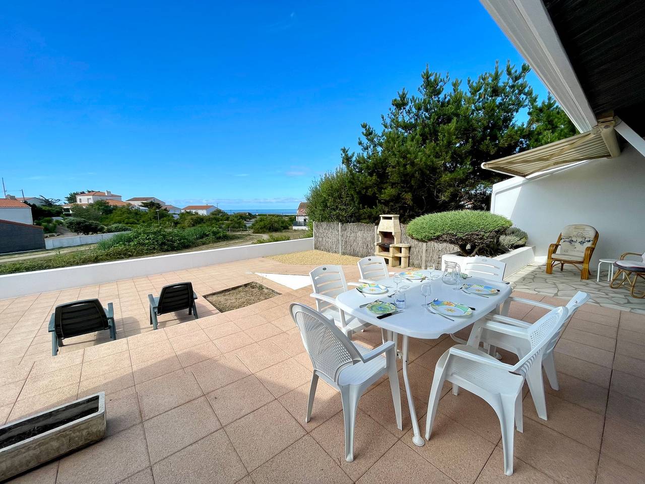 Family house 400m from the beach with 100m² terrace, pets allowed, garage and garden in Bretignolles-sur-Mer, Loiredalen