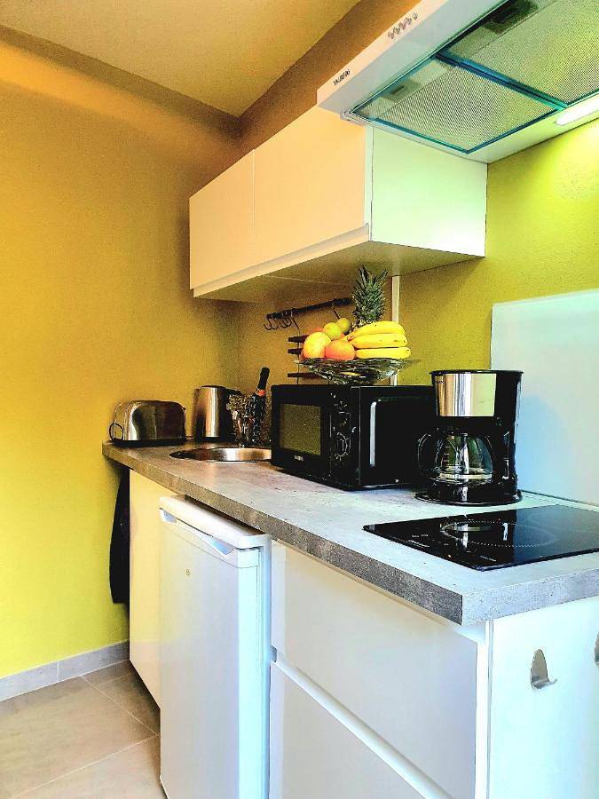 Appartement entier, Studio with Terrace in Boulogne-sur-Mer, Région de Boulogne-sur-Mer
