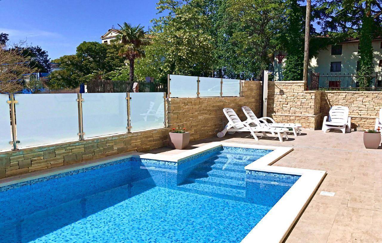 Geheel vakantieappartement, Flat with a view of the water in Savudrija, Umag