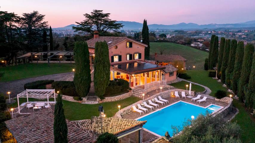 Casa vacanza per 10 persone, con Giardino a Paliano