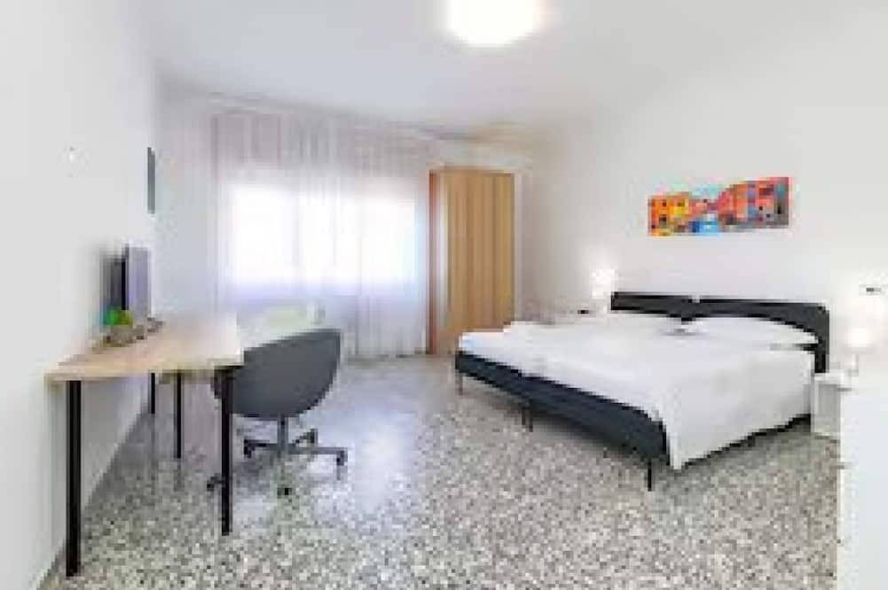 Double room in Mestre, near Venice, Wi-Fi and self check-in in Mestre, Venice