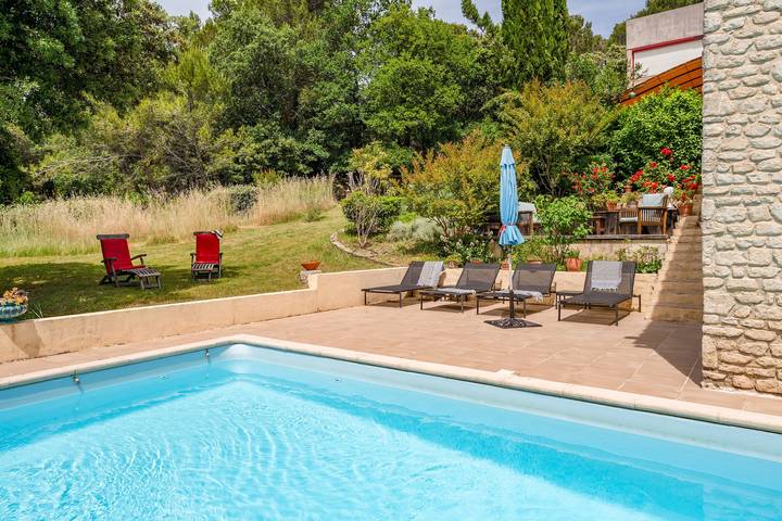 Camera Coquelicot con piscina condivisa, Wi-Fi e aria condizionata in Lagarde-Paréol, Vaucluse