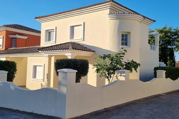 Maison de vacances pour 6 personnes, avec jardin et balcon dans Golf Resorts Murcia