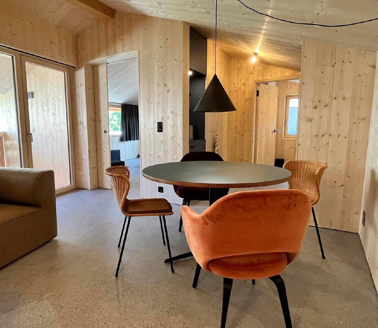 Ganze Ferienwohnung, Charmante und neu gebaute Ferienwohnung "Teja" in Ftan, Unterengadin