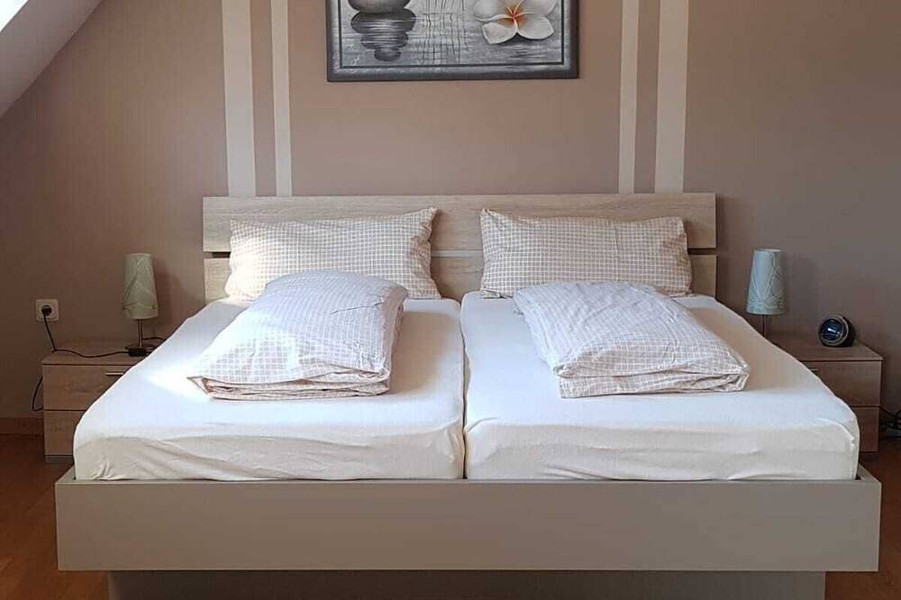 Ganze Wohnung, Neue und familienfreundliche Ferienwohnung im Spargeldorf Geldern-Walbeck. in Geldern, Niederrhein