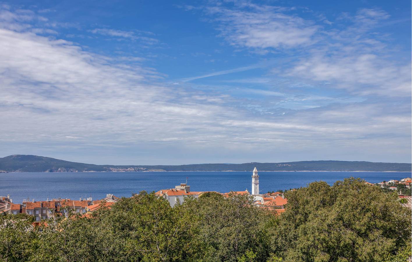 Ganze Ferienwohnung, Apartment mit Meerblick, Terrasse, WLAN und Parkplatz in Strandnähe in Novi Vinodolski, Primorje-Gorski Kotar