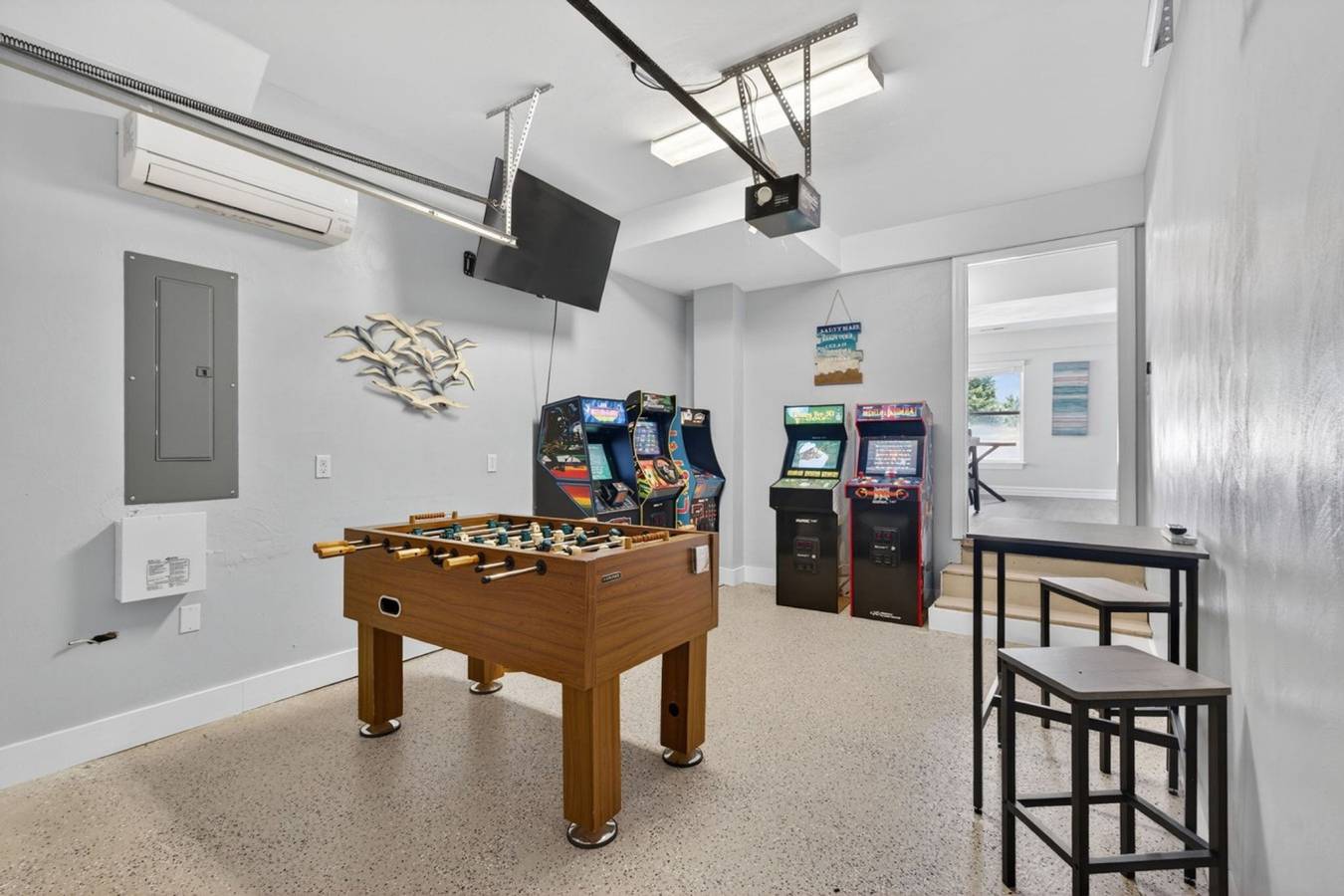 New! Coastal Getaway, Waterfront, Pool & Hot Tub in Sandbridge, Virginia Beach