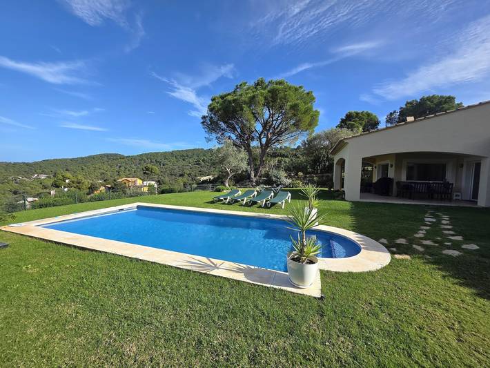Villa 'Brun' mit Meerblick, privatem Pool und WLAN in Begur, Costa Brava